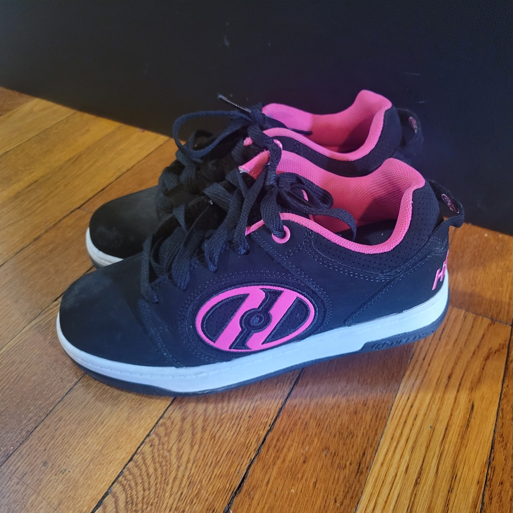 Heelys Black and Pink Sneakers with Skate Style